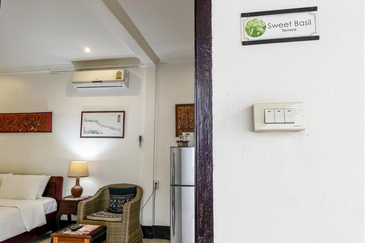 Lani'S House By The Ponds Hotel Vientiane Exterior photo