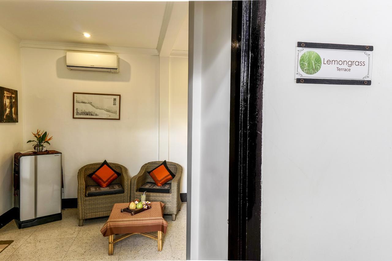 Lani'S House By The Ponds Hotel Vientiane Exterior photo