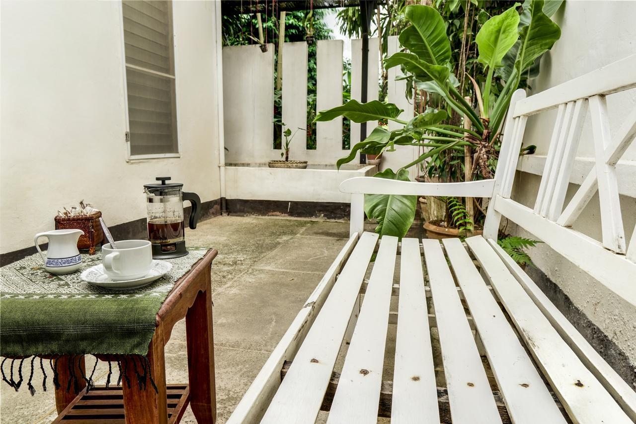 Lani'S House By The Ponds Hotel Vientiane Exterior photo