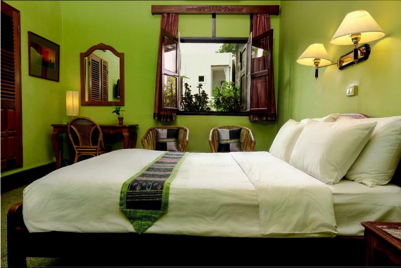 Lani'S House By The Ponds Hotel Vientiane Exterior photo